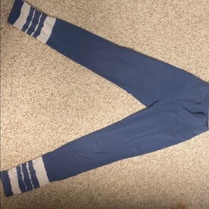 I am selling some aerie leggings!